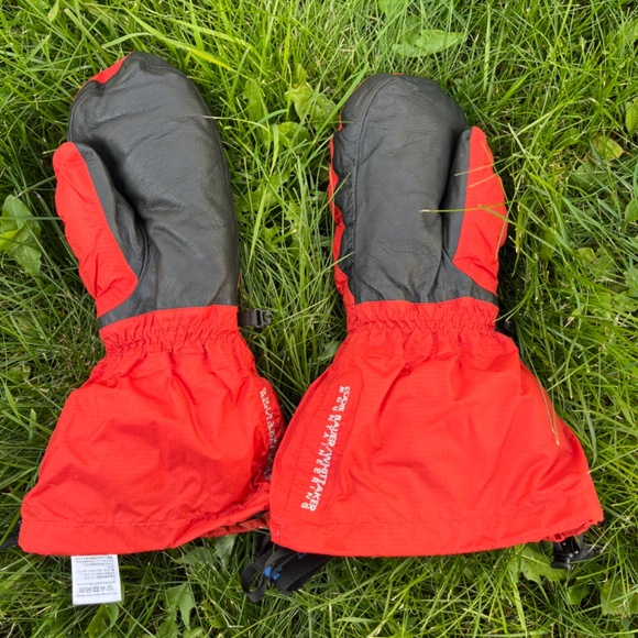 First Ascent Synthetically Insulated Mitts - Excellent Condition - Unisex Small - Picture 2 of 6